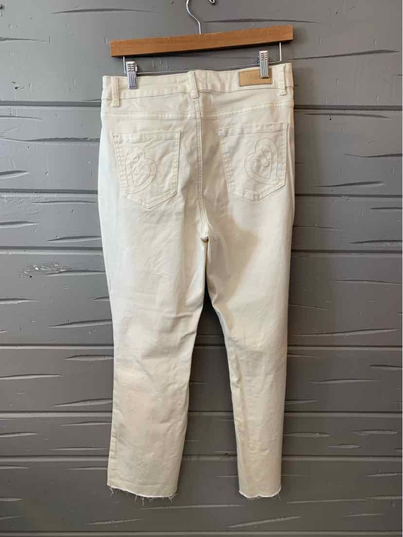 Off-white straight-leg pants with back pockets and belt loops, size 8.