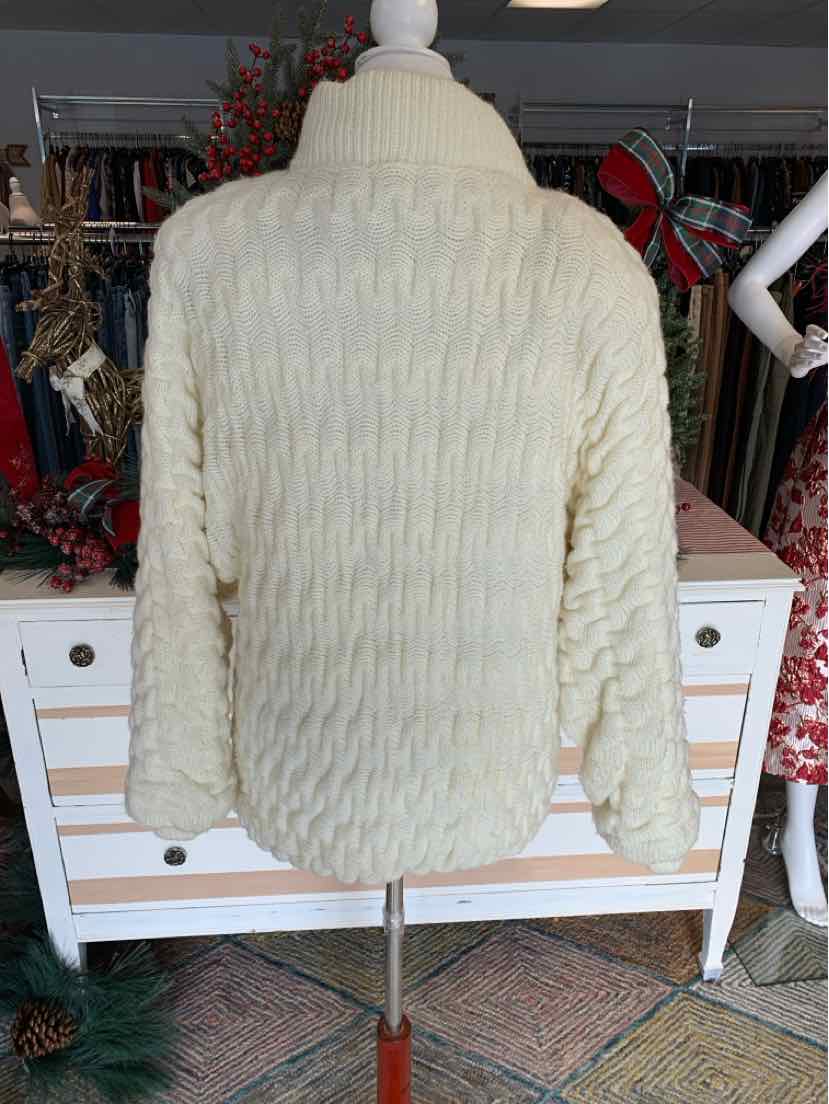 W CHANGING SCENE CR Size LG OW