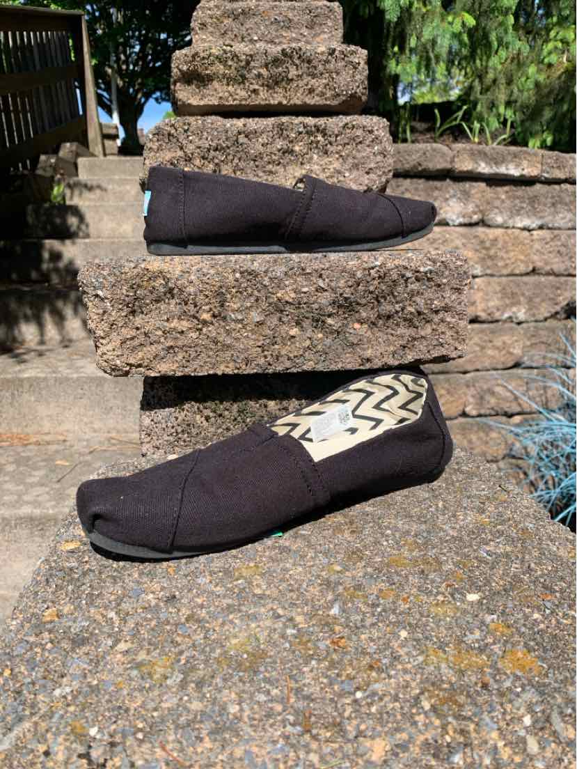 W TOMS BK Size 7.5 SHOE