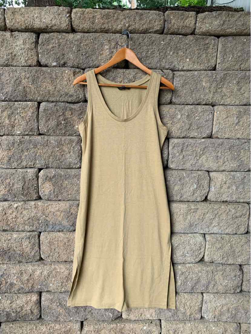 W BANANA REPUBLIC TAN Size MED DR