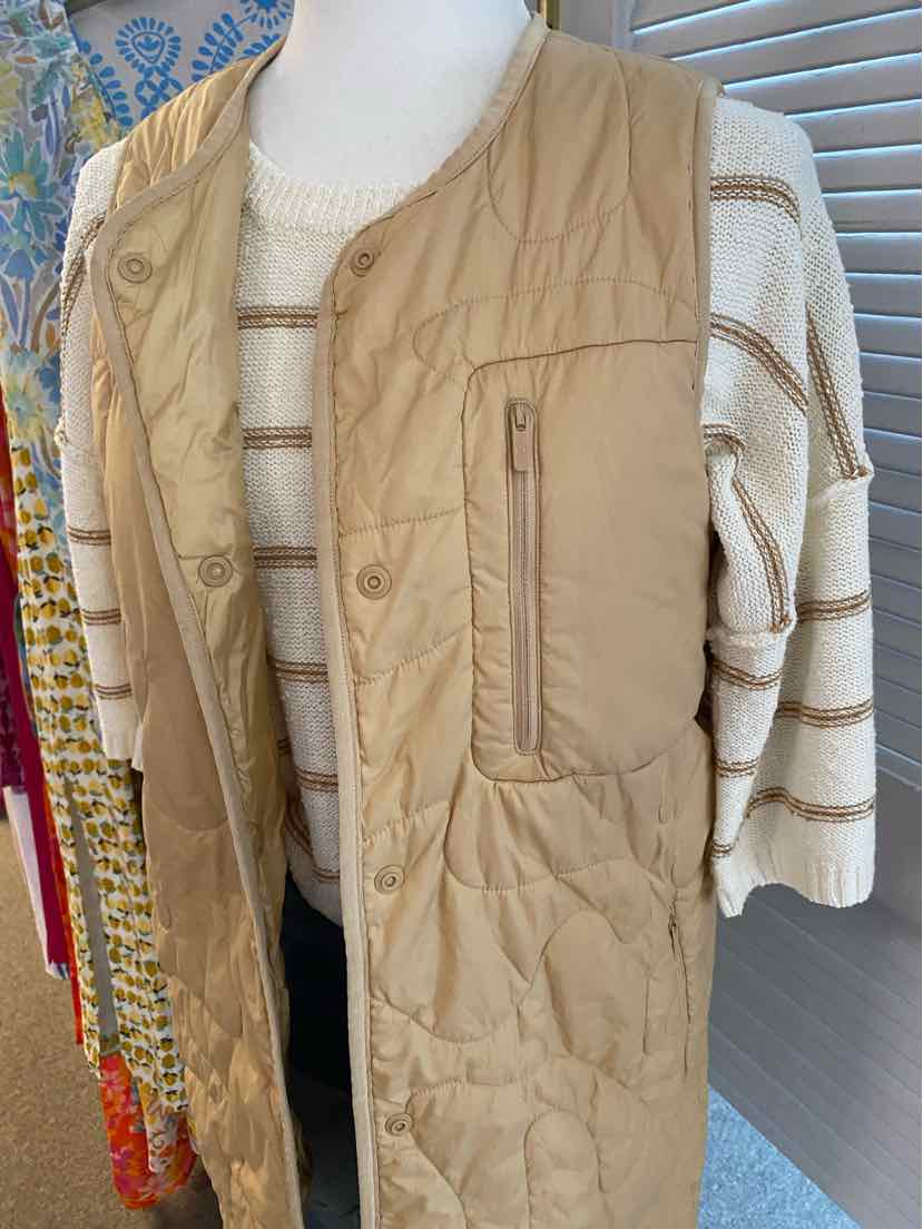 W LULULEMON TAN Size 4 V