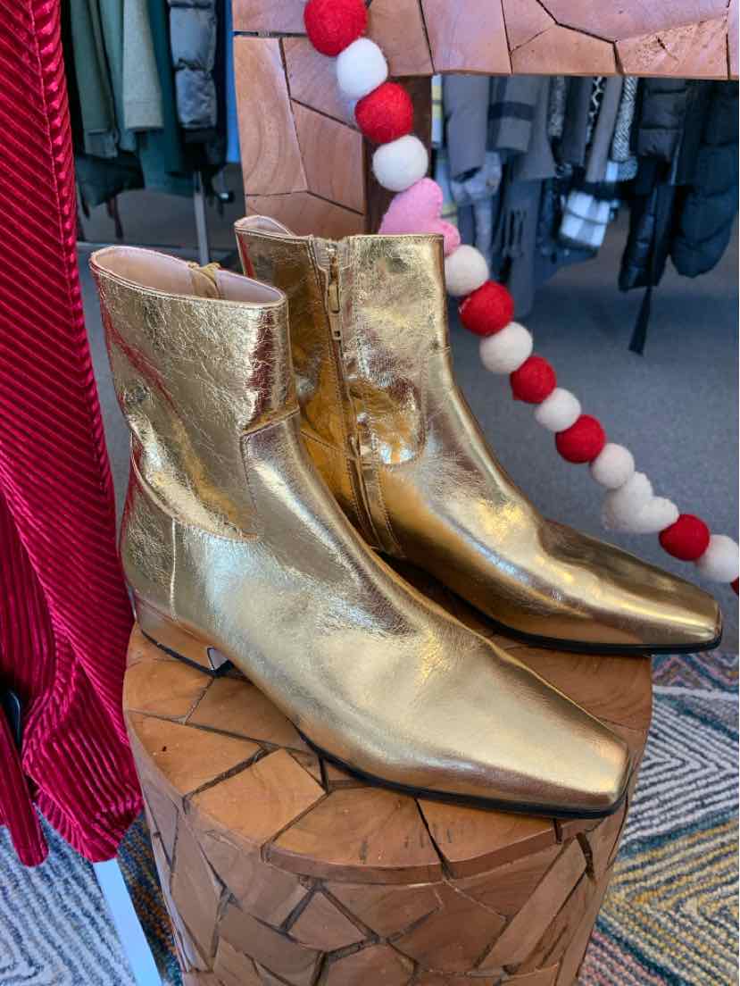 W STEVE MADDEN GD Size 9 BOOT