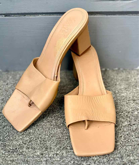 W ZARA TAN Size 40 SHOE
