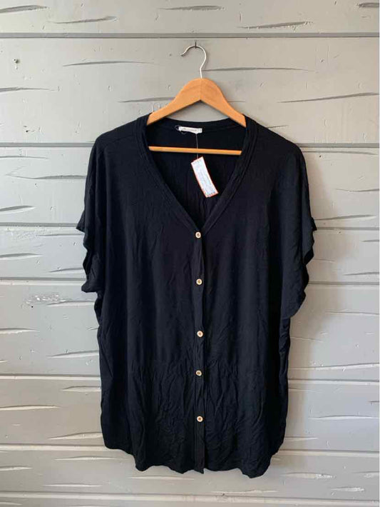 Black oversized button-up shirt dress with short sleeves and a V-neck collar, size L/XL.