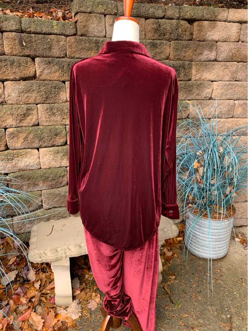 W CAROLYN TAYLOR BURG Size MED 2PCSET