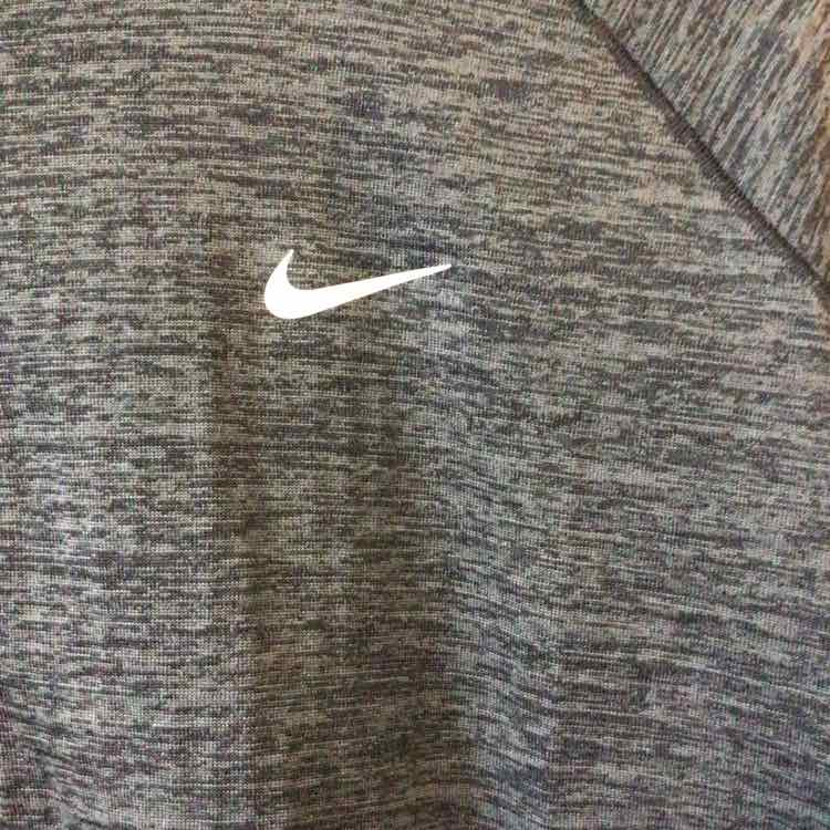 W NIKE GY Size MED AW