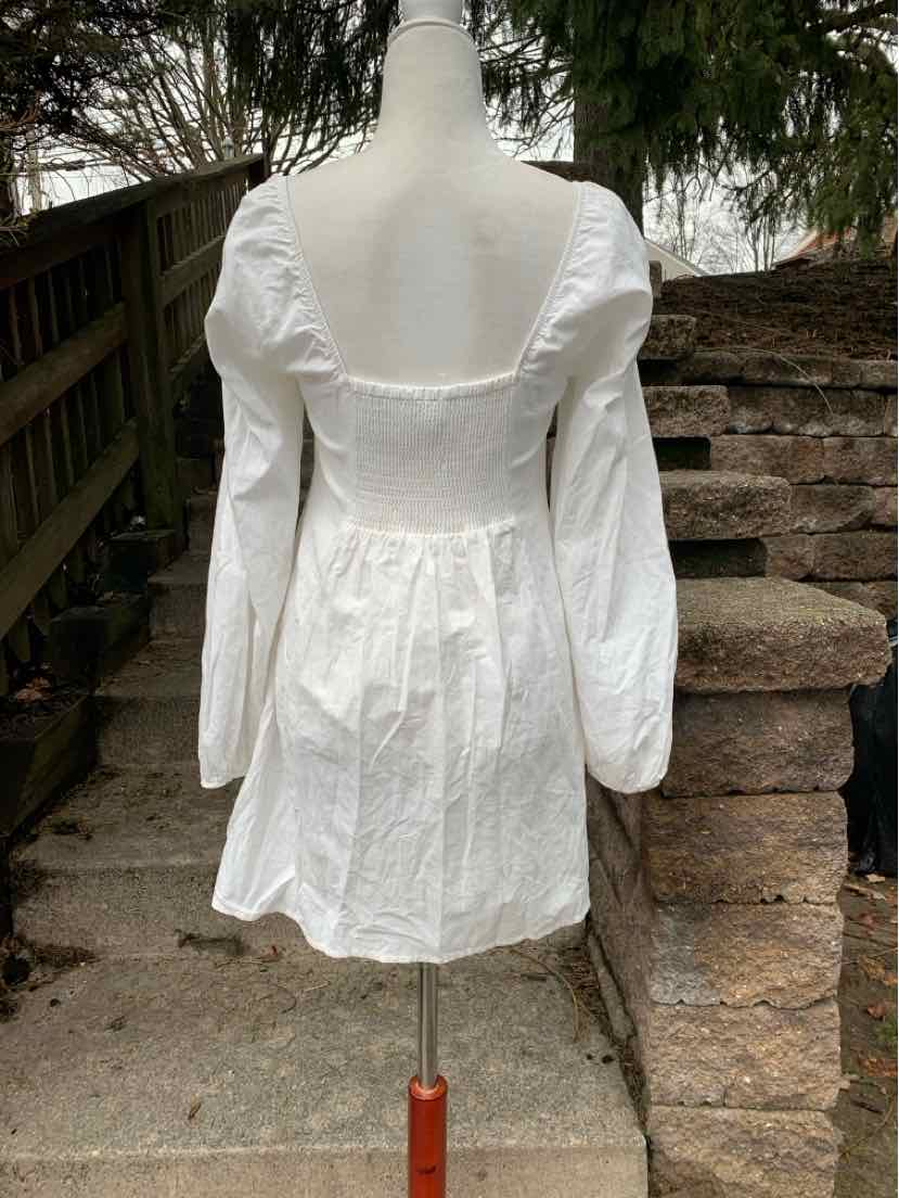 W FREE PEOPLE WH Size SM DR