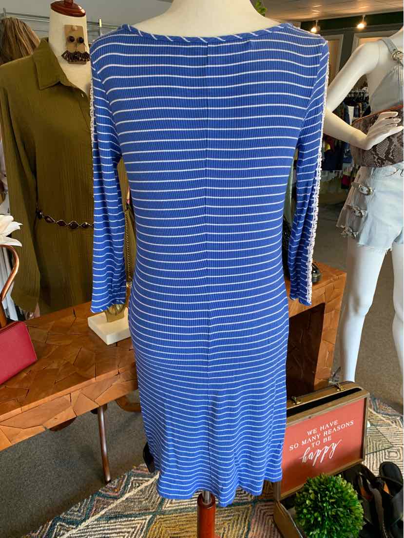 W LILLY PULITZER BL Size 6 DR