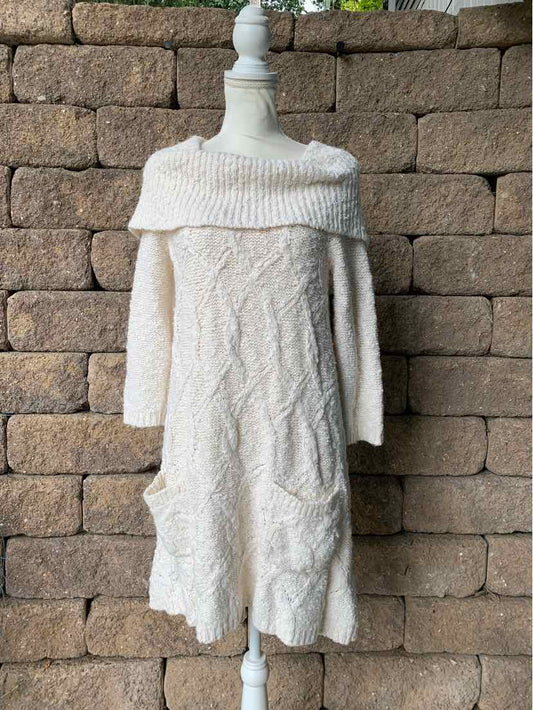 W SLEEPING ON SNOW CR Size MED DR