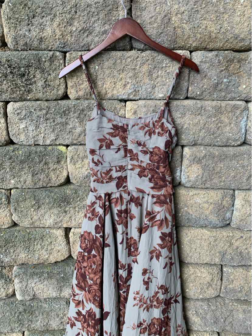W REFORMATION TAUPE Size 2 DR