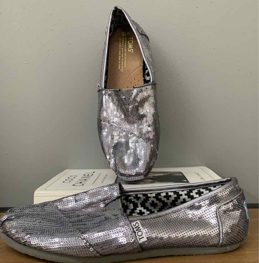 W TOMS SLV Size 7.5 SHOE