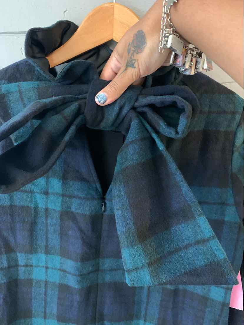 W TUCKERNUCK NY Size MED T