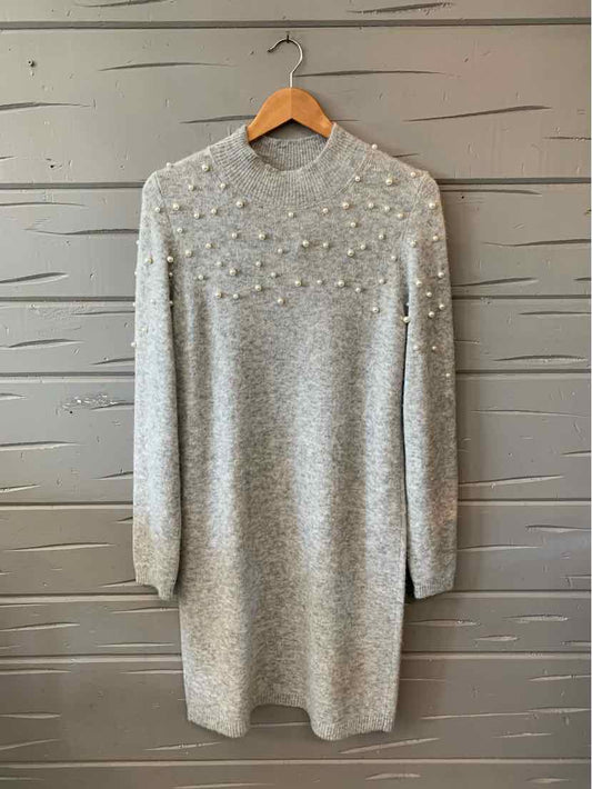 W ANN TAYLOR GY Size MED DR