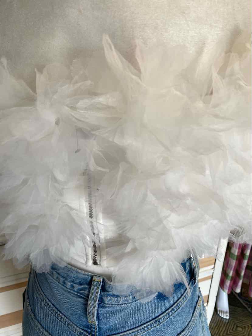 W AKIRA WH Size MED T