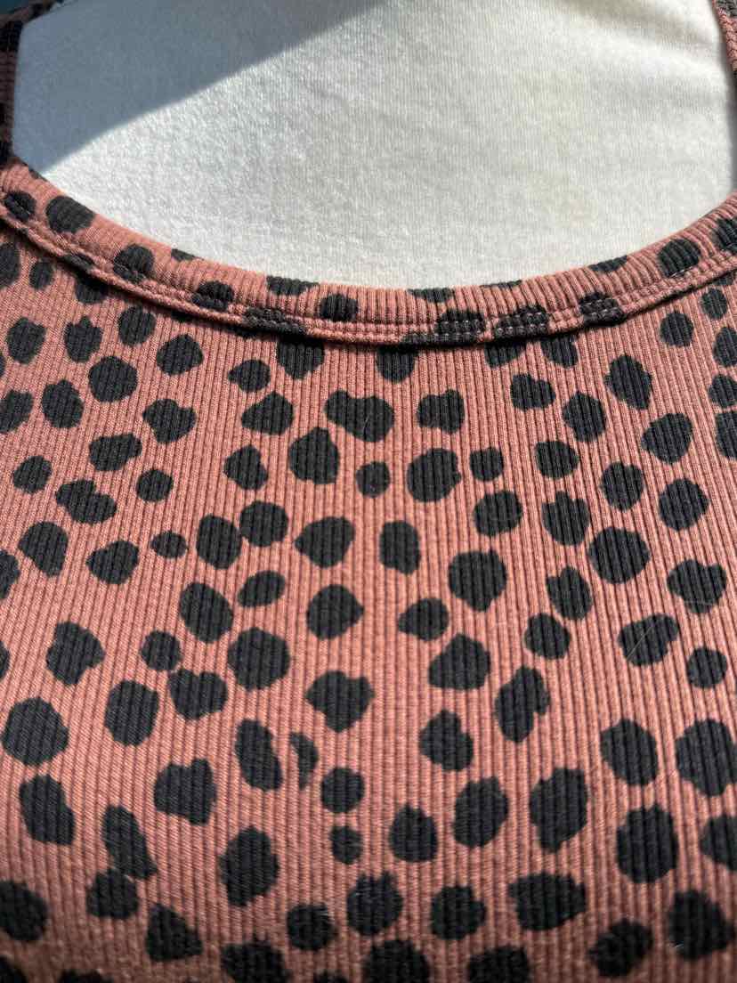 W OLD NAVY TAN Size LG DR