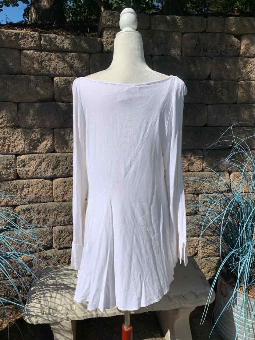 W FREE PEOPLE WH Size MED DR