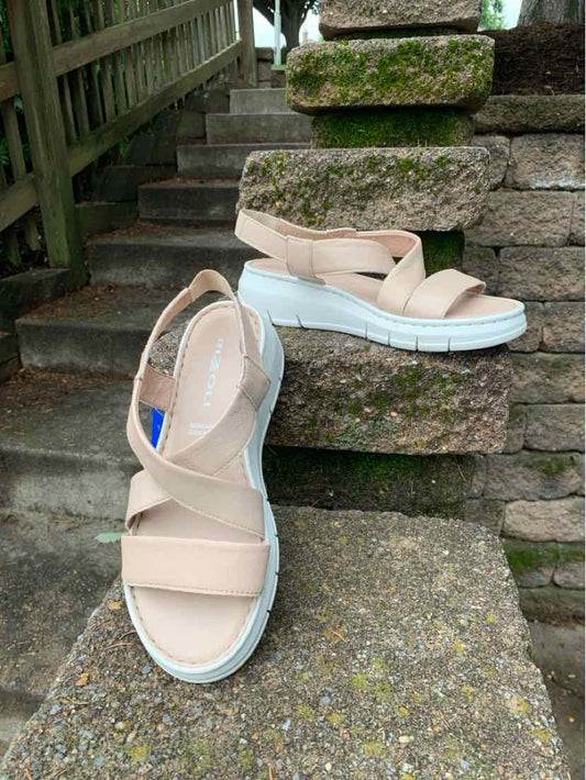 W RIZOLI NUDE Size 39 SANDAL
