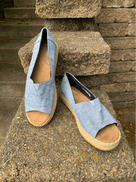 W TOMS BL Size 7 SHOE