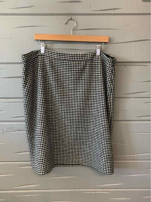 W TALBOTS BK Size 18 SK