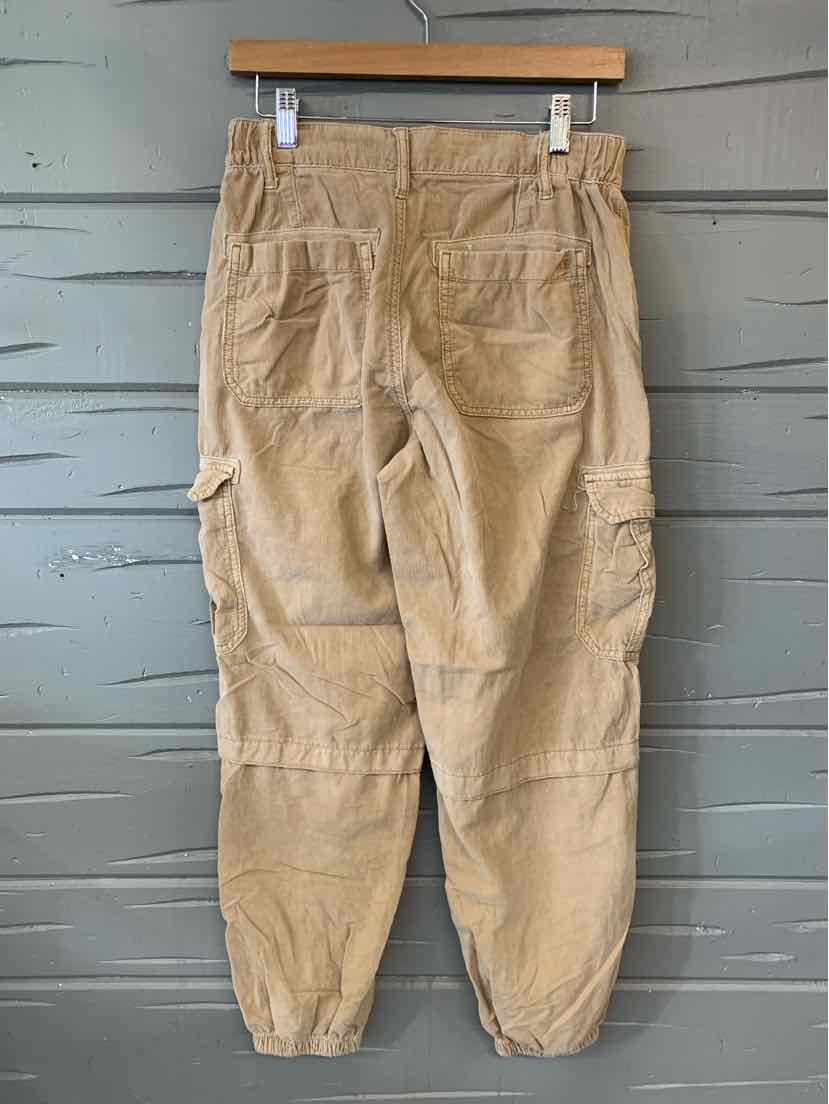 W AMERICAN EAGLE TAN Size 2 P