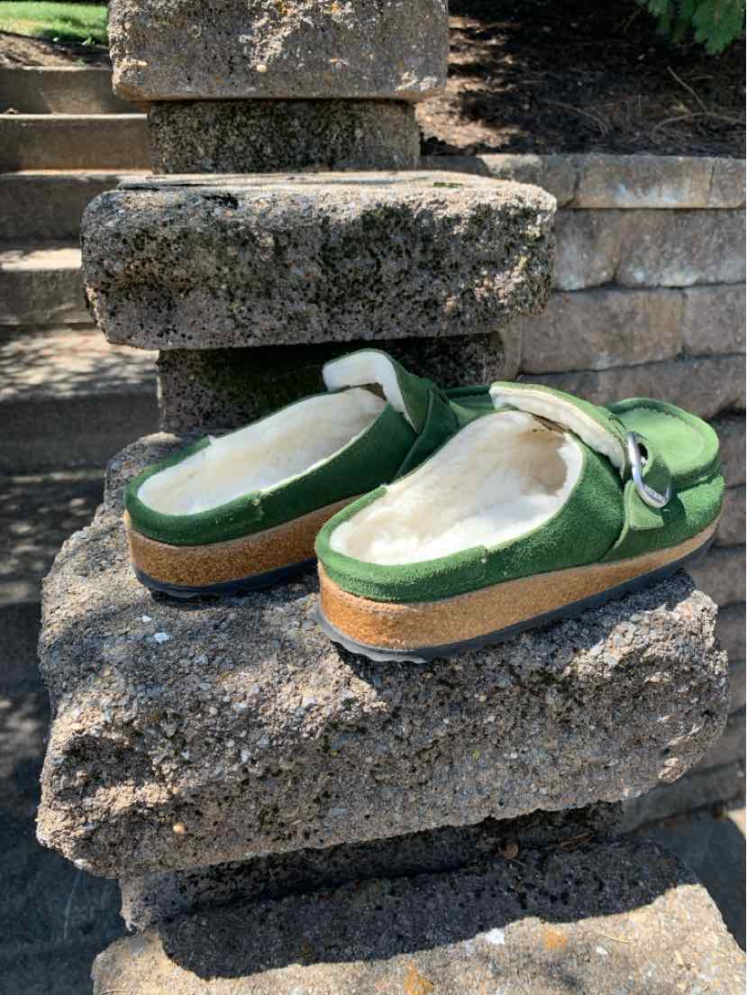 W BIRKENSTOCK GR Size 6 SHOE