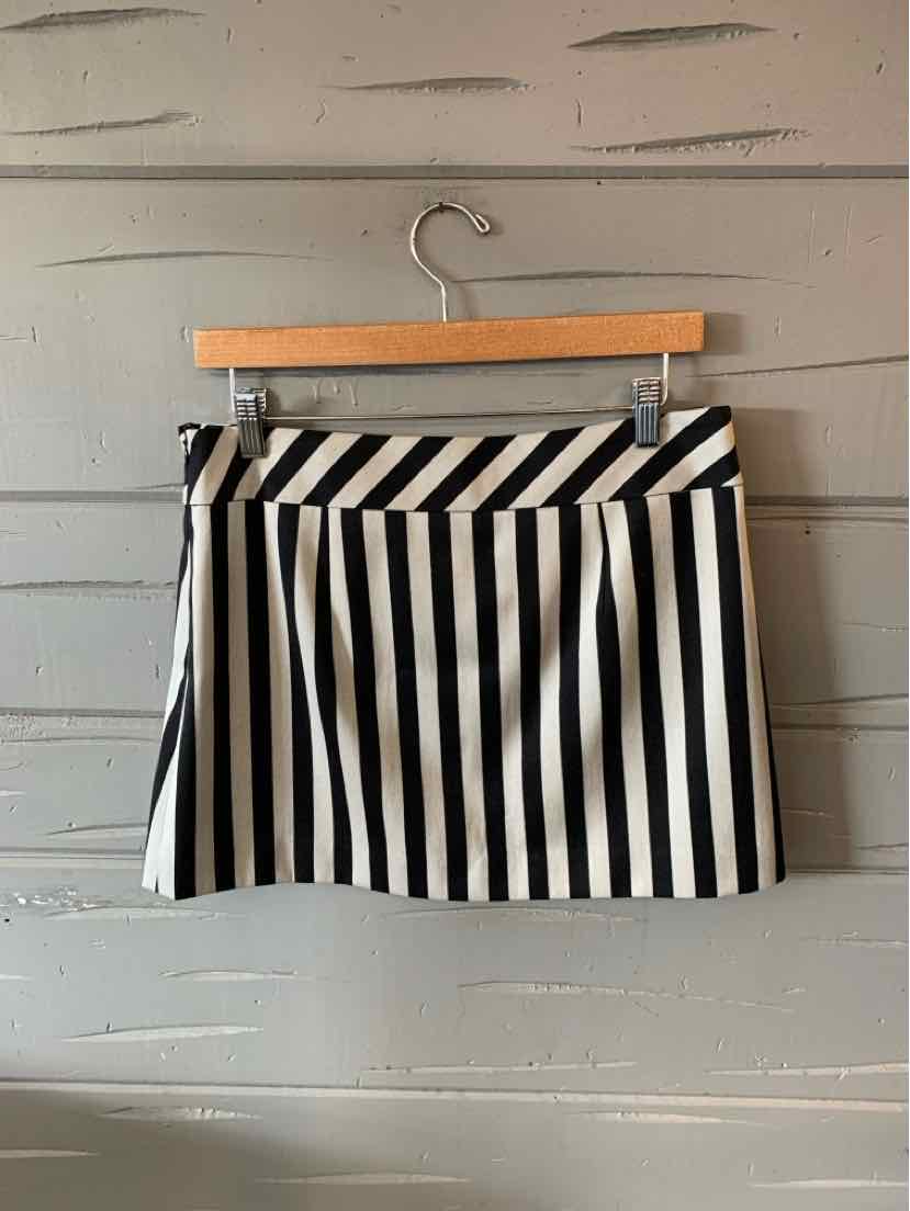 W TRINA TURK BK Size 6 SK