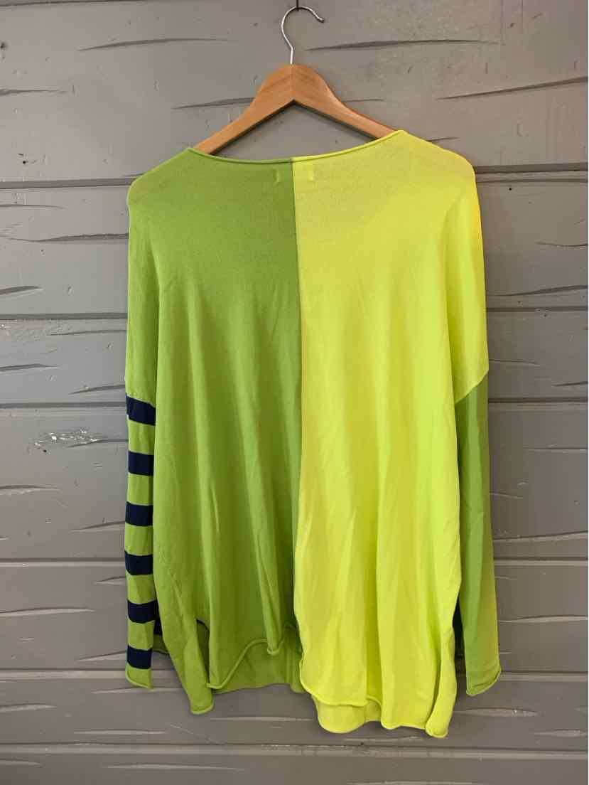 Long-sleeve loose-fit top with bright green color block and black stripes on one sleeve, size XL.