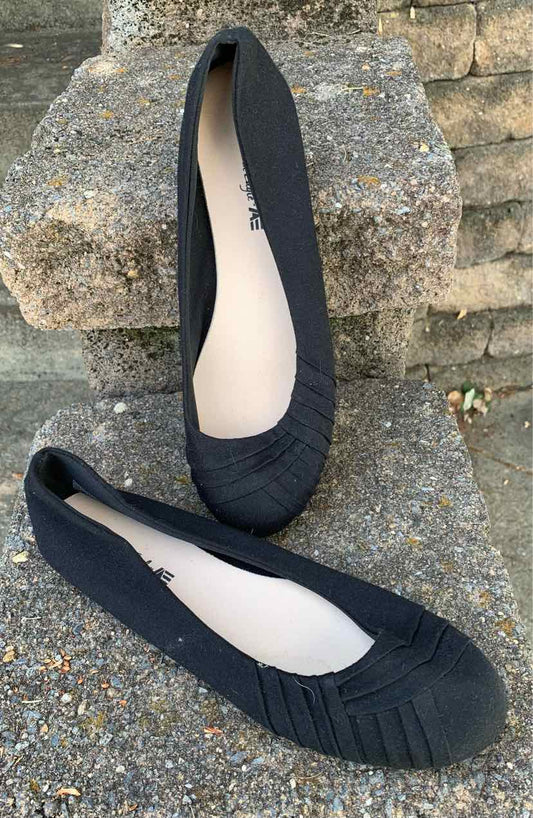 W AMERICAN EAGLE BK Size 10 SHOE