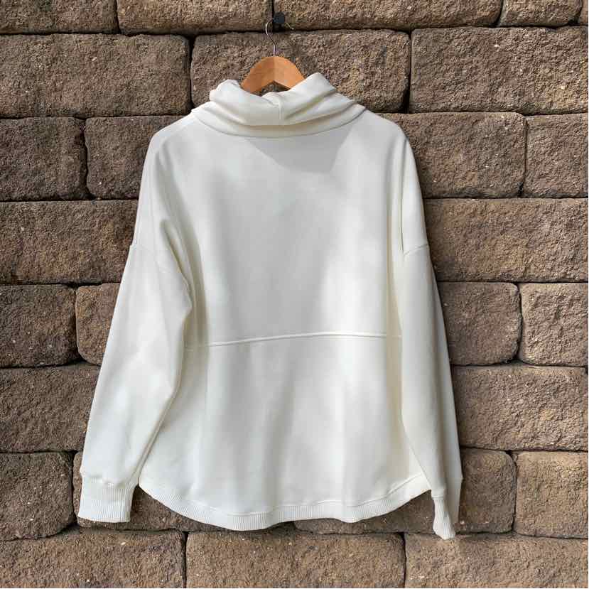 W ATHLETIC APPAREAL CR Size LG T