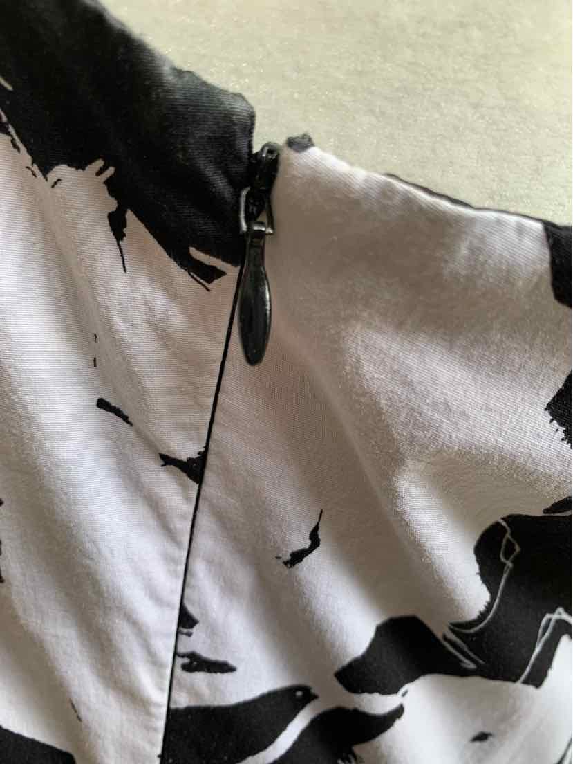 W WHBM BK Size 6 DR