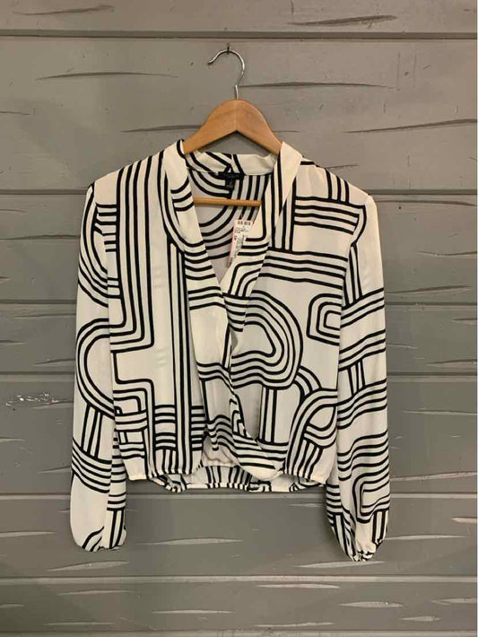 W ANN TAYLOR WH Size SM T