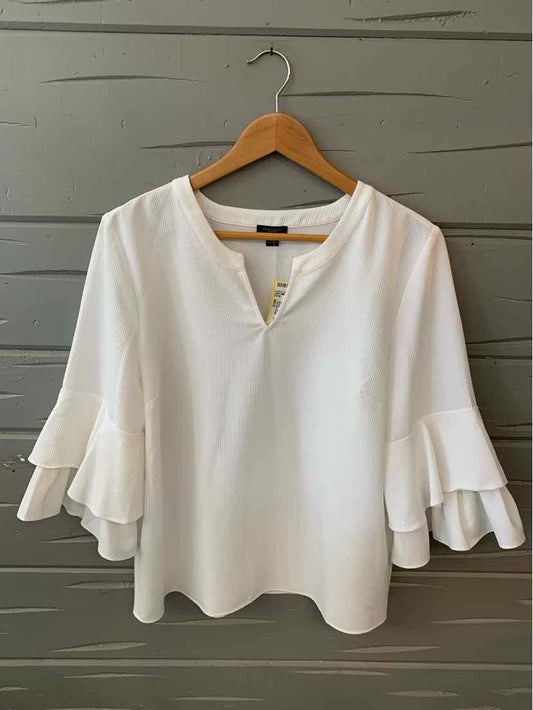 W ANN TAYLOR WH Size MED T
