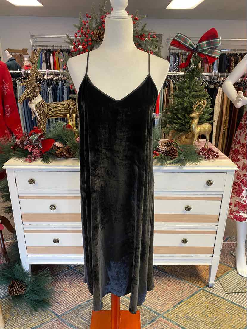 velvet midi slip dress W ATM BK Size MED DR – JhettSet Closet