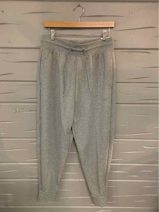 W NIKE GY Size MED AW