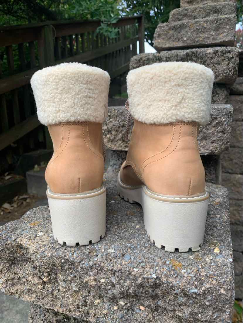 W DOLCE VITA TAN Size 7.5 BOOT