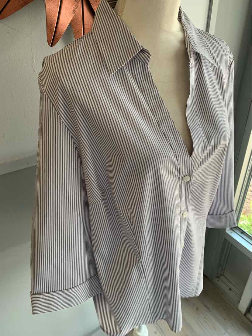 W ANN TAYLOR GY Size 18 T