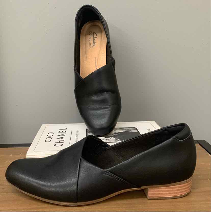 W CLARKS BK Size 8.5 SHOE