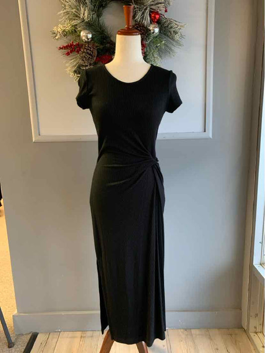 W ELLIE TAHARI BK Size SM DR