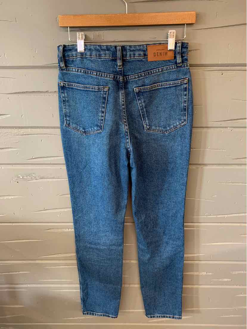 W SEZANE BL Size 4 J