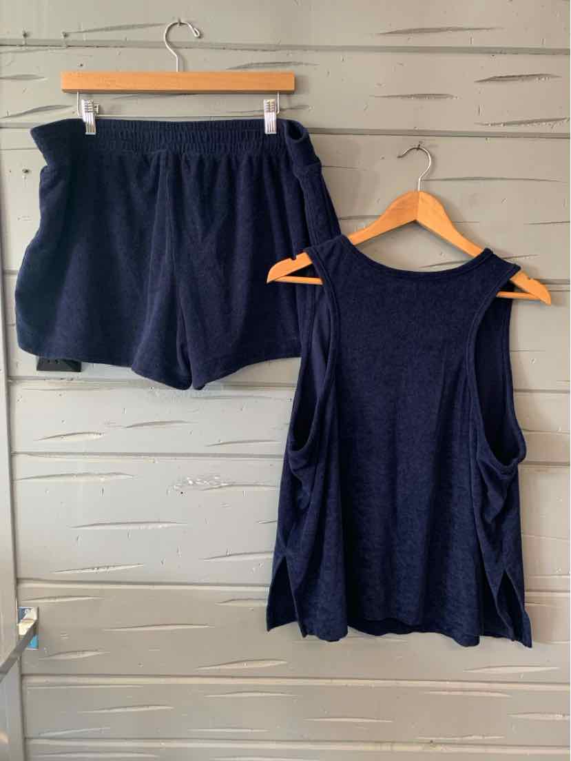 Navy blue sleeveless tank top and matching elastic waist shorts in soft knit fabric, size XXL.