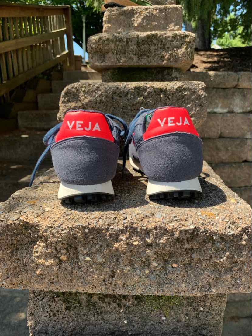 W VEJA NY Size 6 SNEAKER