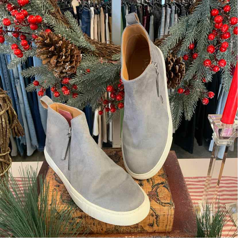 W JCREW GY Size 7.5 SNEAKER