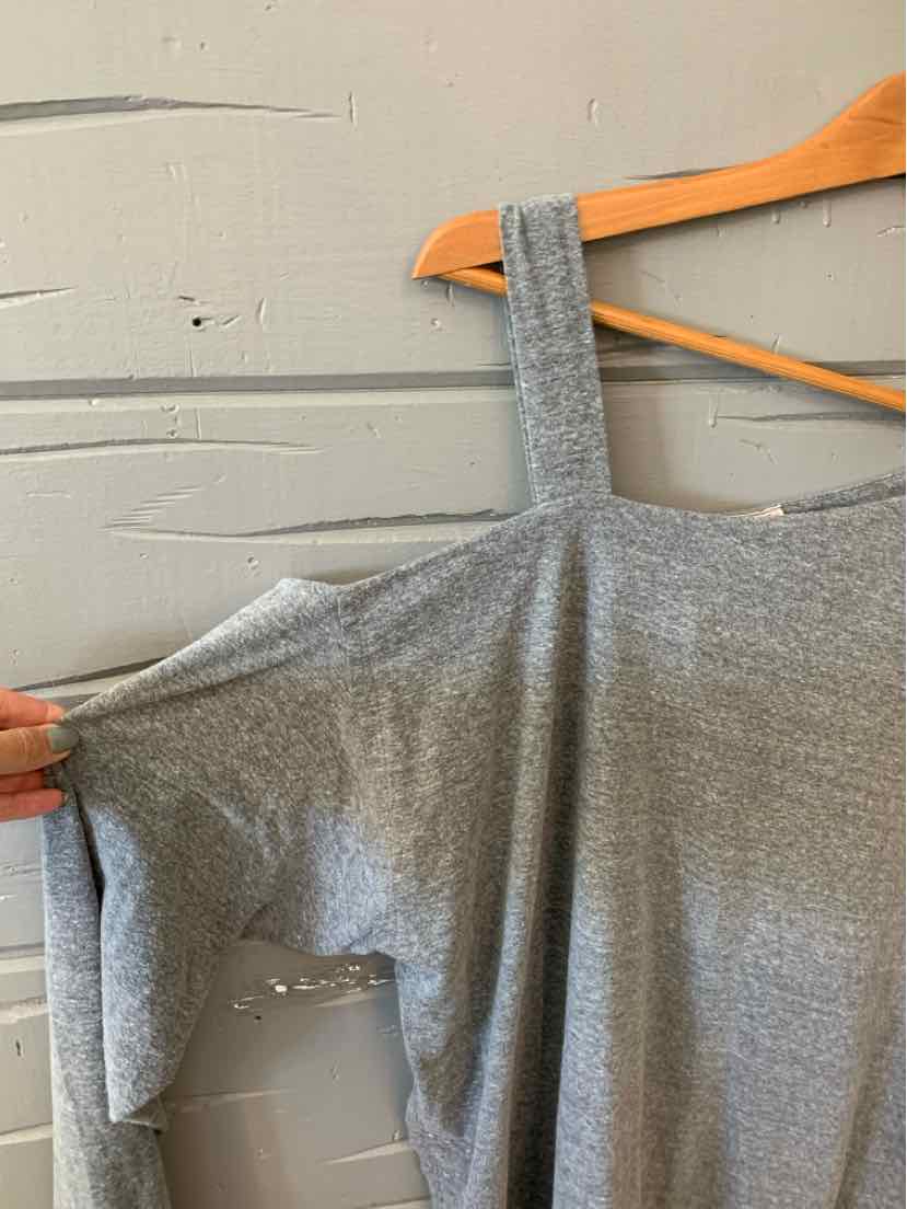 W FREE PEOPLE GY Size MED T