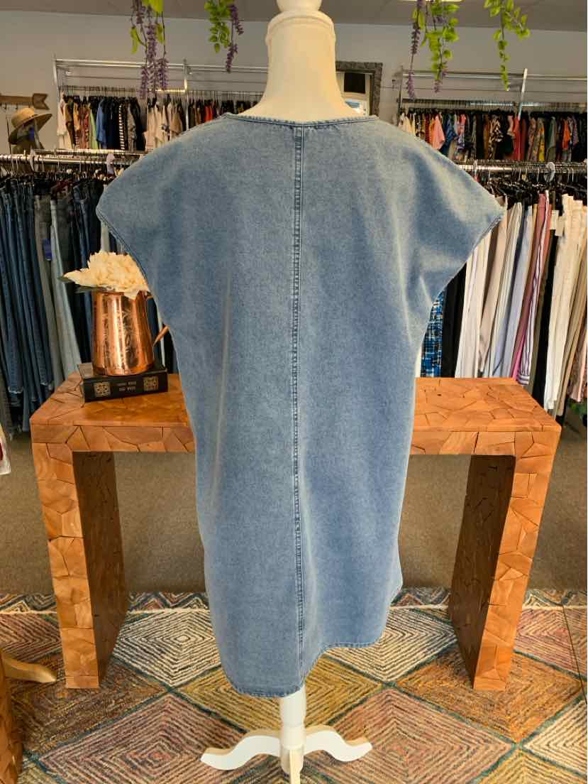 W NO LABEL BL Size XL DR
