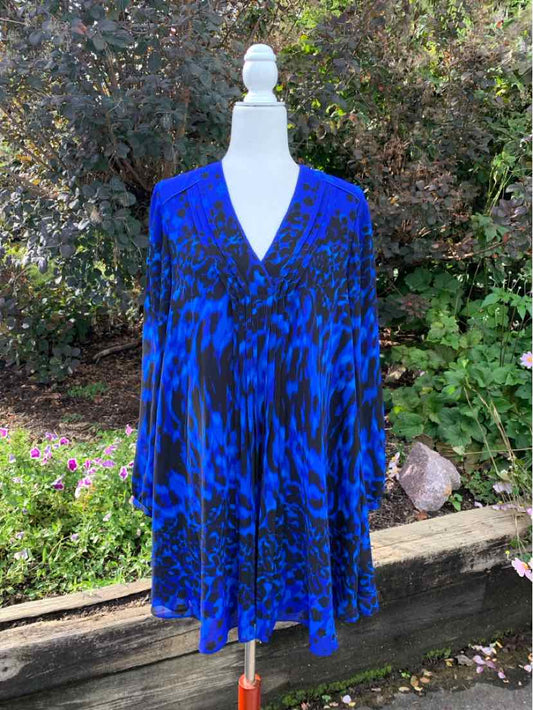 W TED BAKER BL Size MED DR