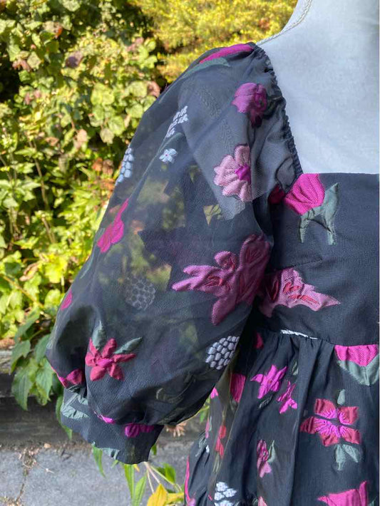 W AMANDA UPRICHARD BK Size LG DR