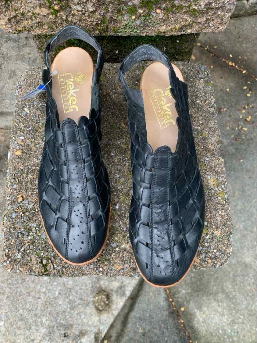 W RIEKER BK Size 42 SHOE
