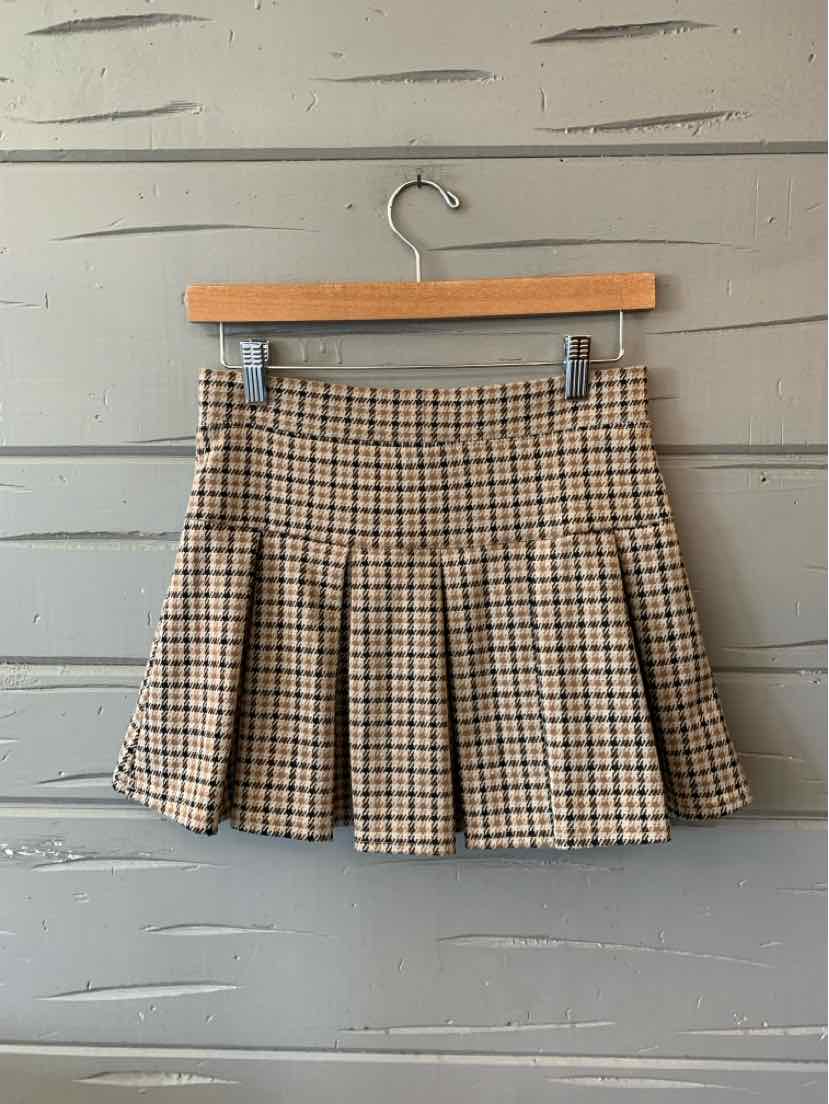 Tan and brown houndstooth pleated mini skirt with a fitted waistband in size XS.