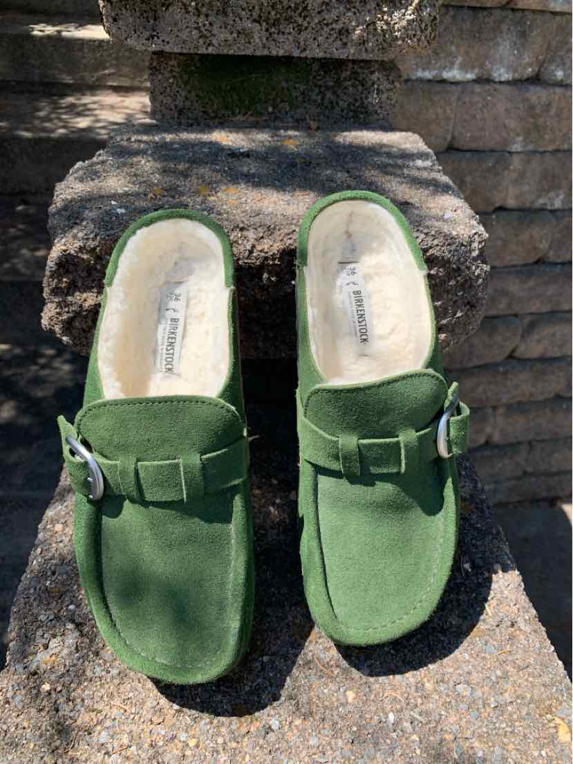 W BIRKENSTOCK GR Size 6 SHOE