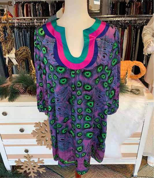 W CUSTO BARCELONA PL Size 4 DR